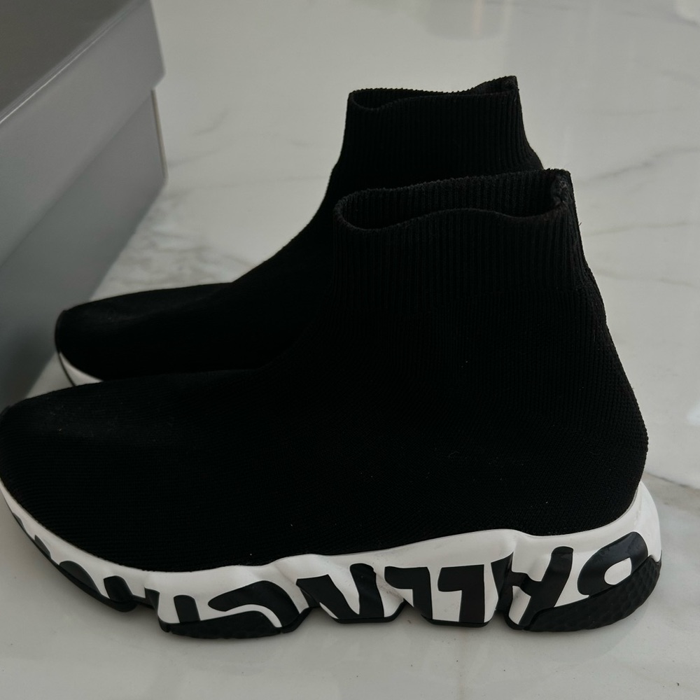 Balenciaga WOMEN'S SPEED RECYCLED KNIT GRAFFITI SNEAKER IN BLACK/WHITE SIZE 36